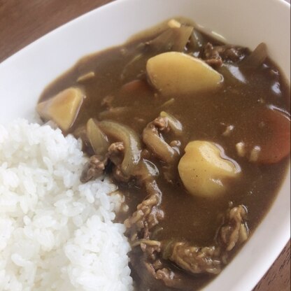 牛肉たっぷり入れました！
いつものカレーより深みがある感じがしました。
美味しかったです！